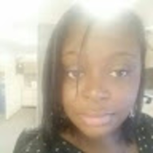 Meet your Posher, Rashida - Picture 1 of 1